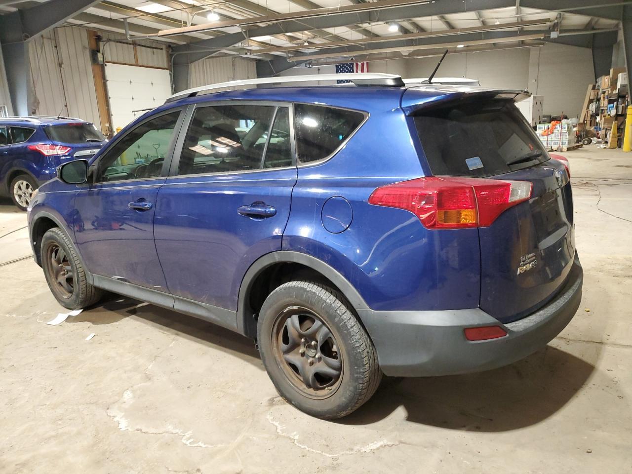 2015 TOYOTA RAV4 LE - Фото 2