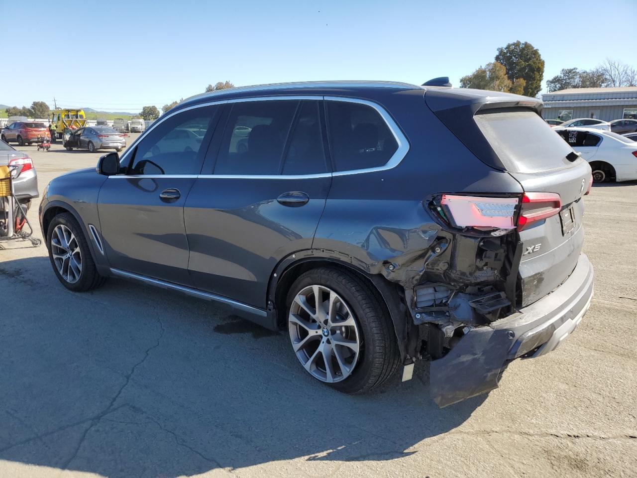 2022 BMW X5 XDRIVE4 - Фото 2