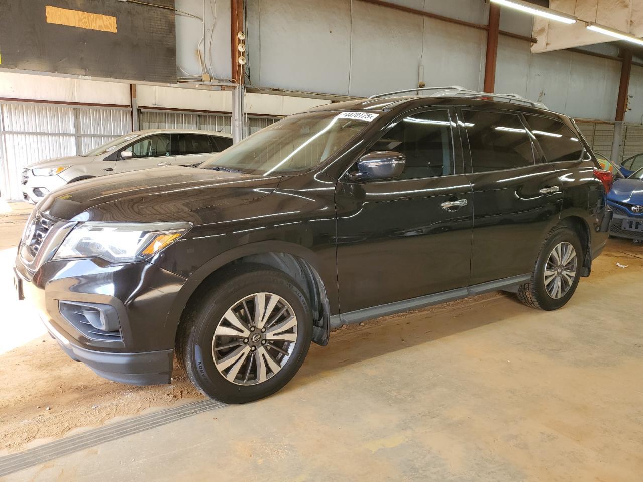 2017 NISSAN PATHFINDER