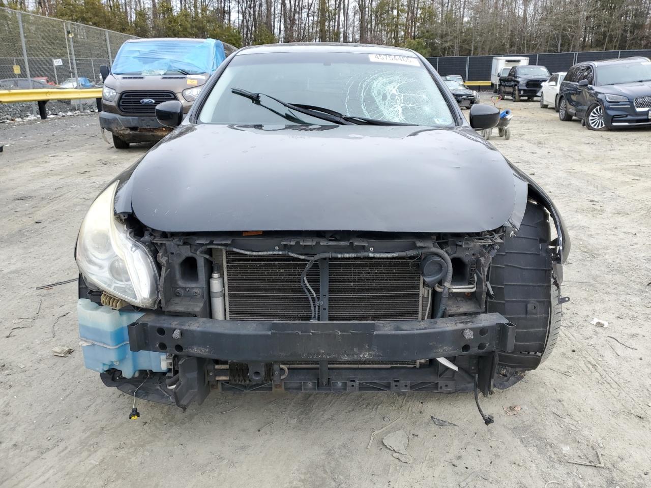 2011 INFINITI G37 - Image 5
