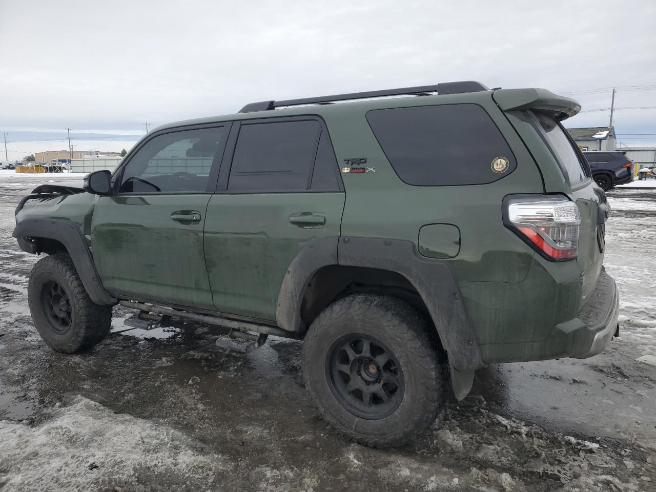 2022 TOYOTA 4RUNNER SR - Image 2