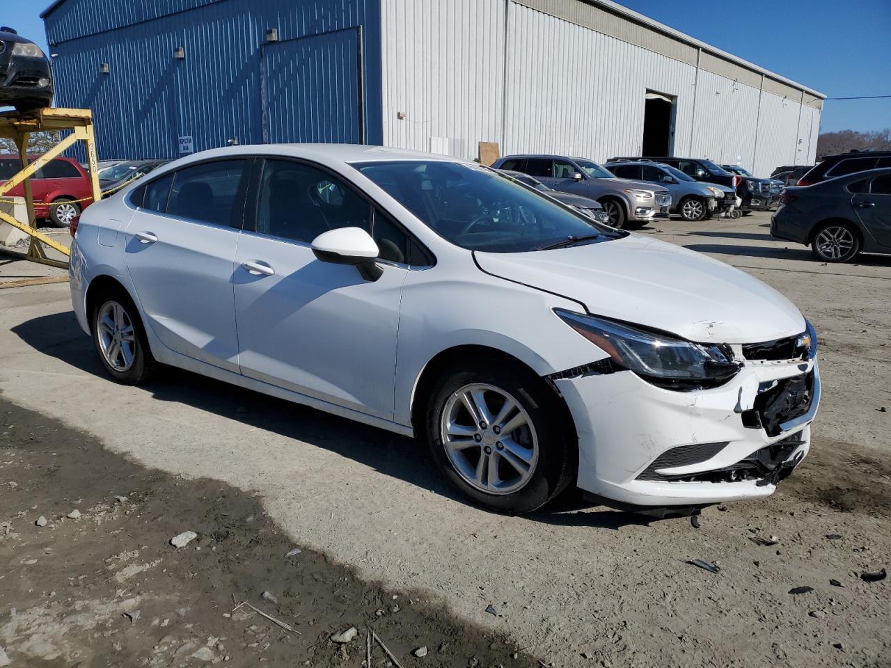 2017 CHEVROLET CRUZE LT - Image 4