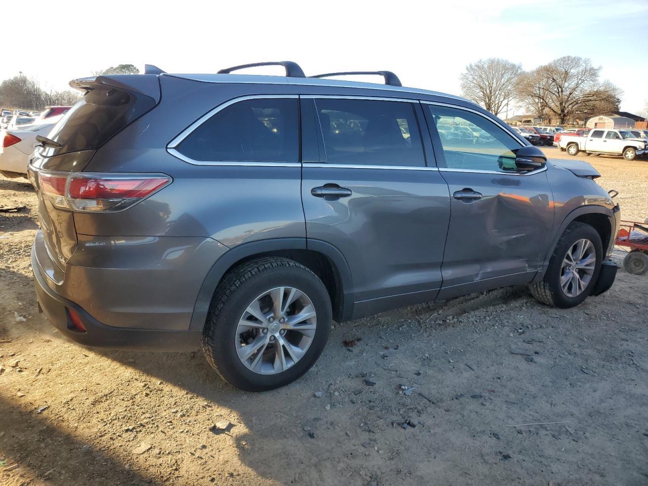 2015 TOYOTA HIGHLANDER - Image 3
