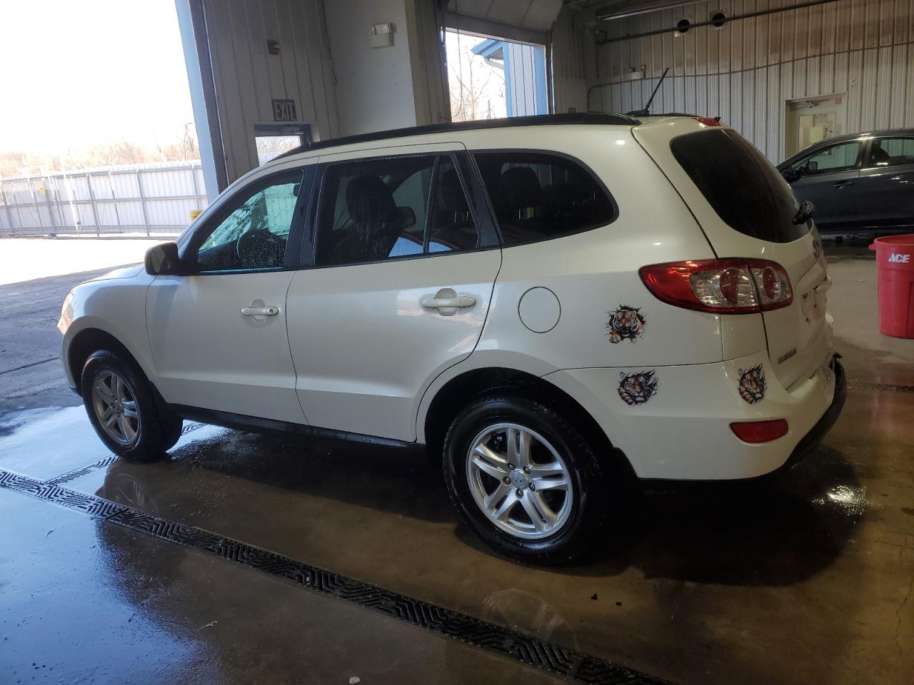 2011 HYUNDAI SANTA FE G - Image 2