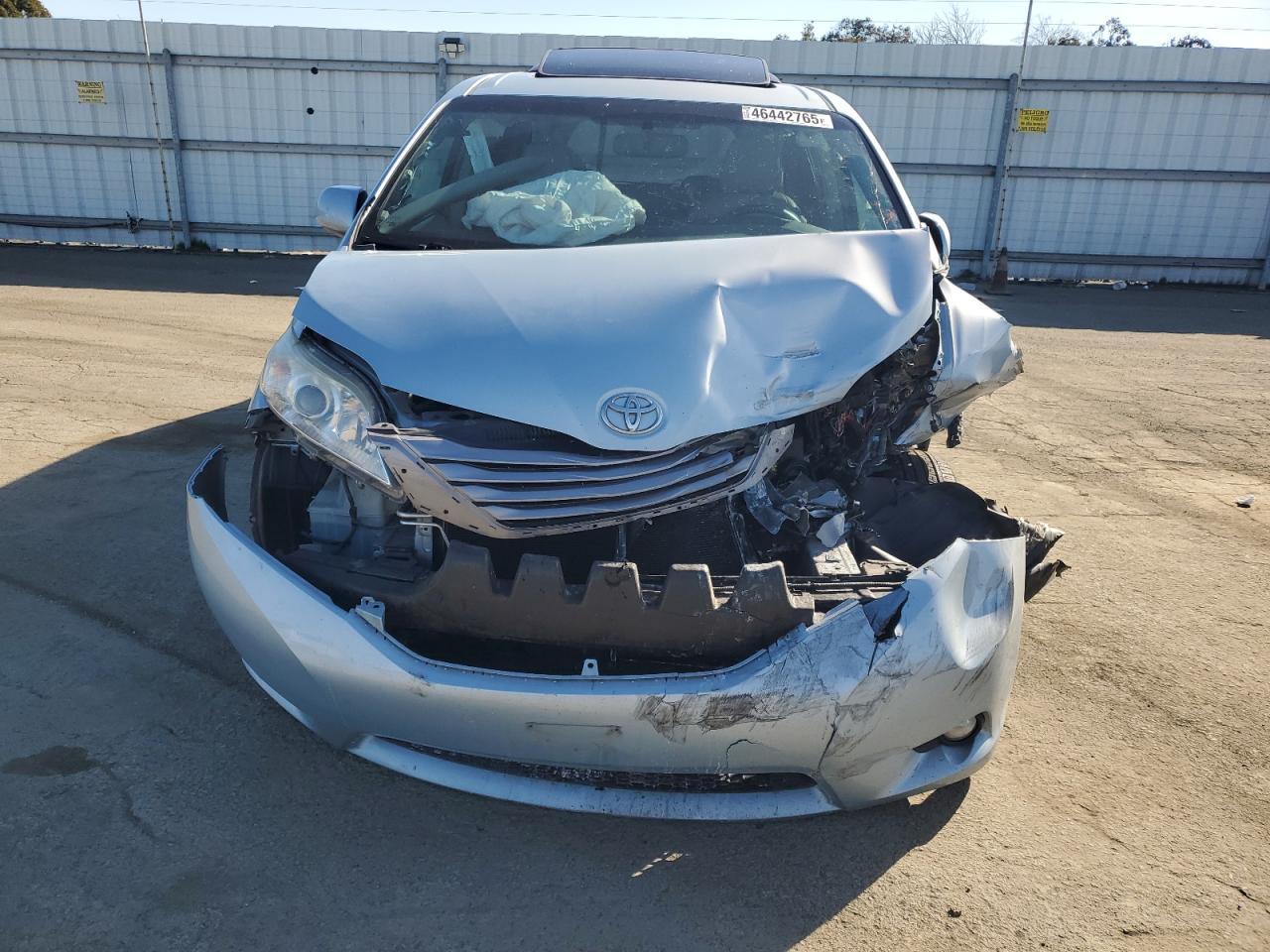 2015 TOYOTA SIENNA XLE - Фото 5