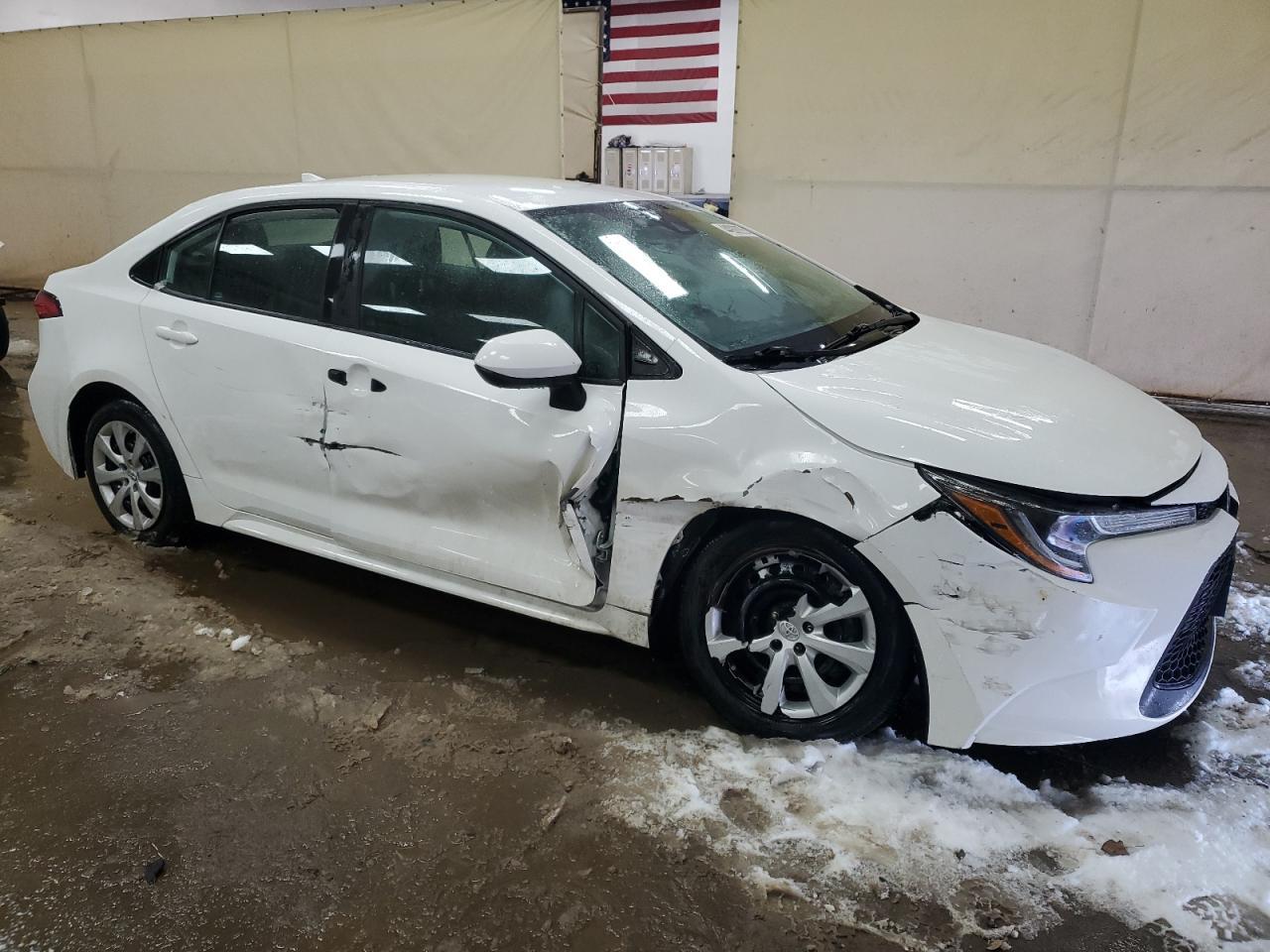 2021 TOYOTA COROLLA LE - Фото 4