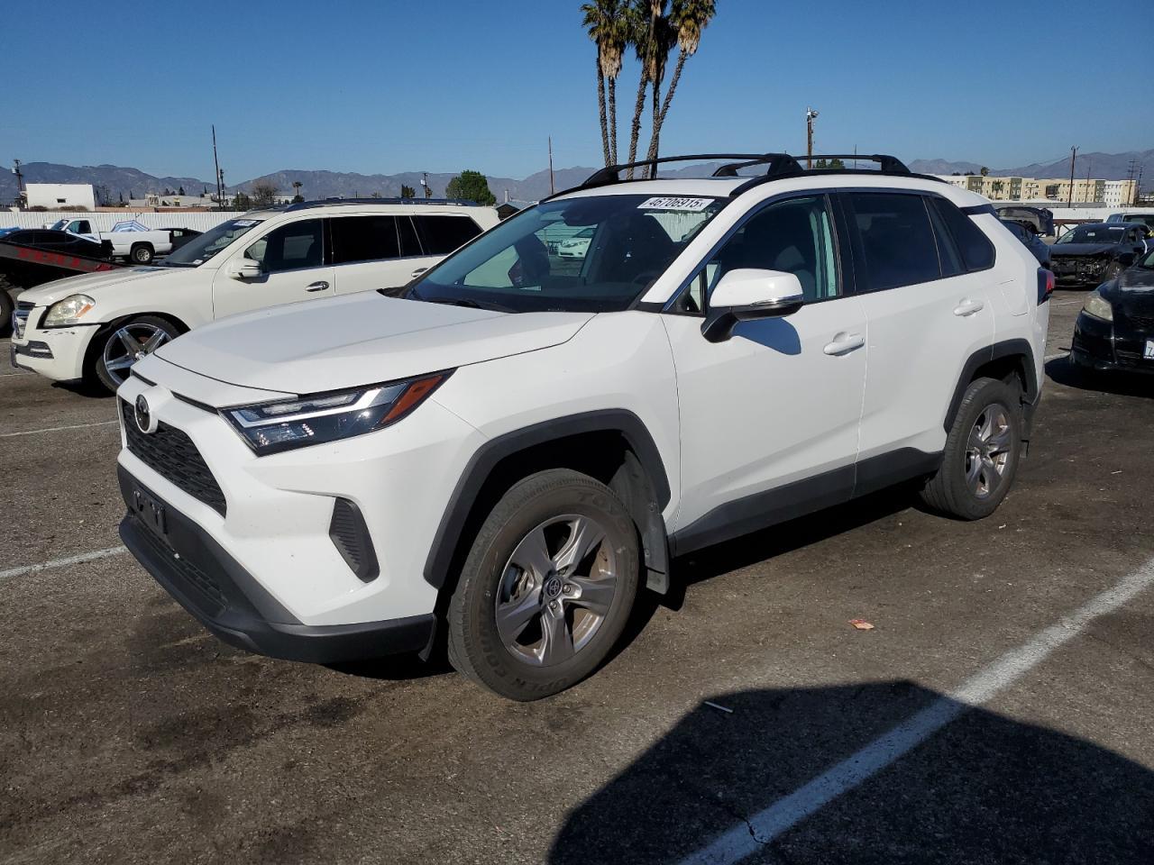 2022 TOYOTA RAV4 XLE