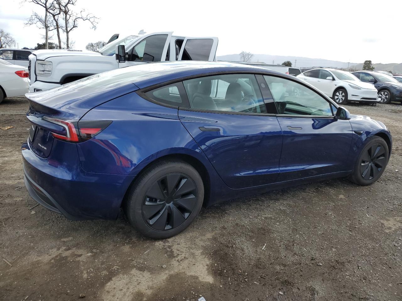 2024 TESLA MODEL 3 - Фото 3