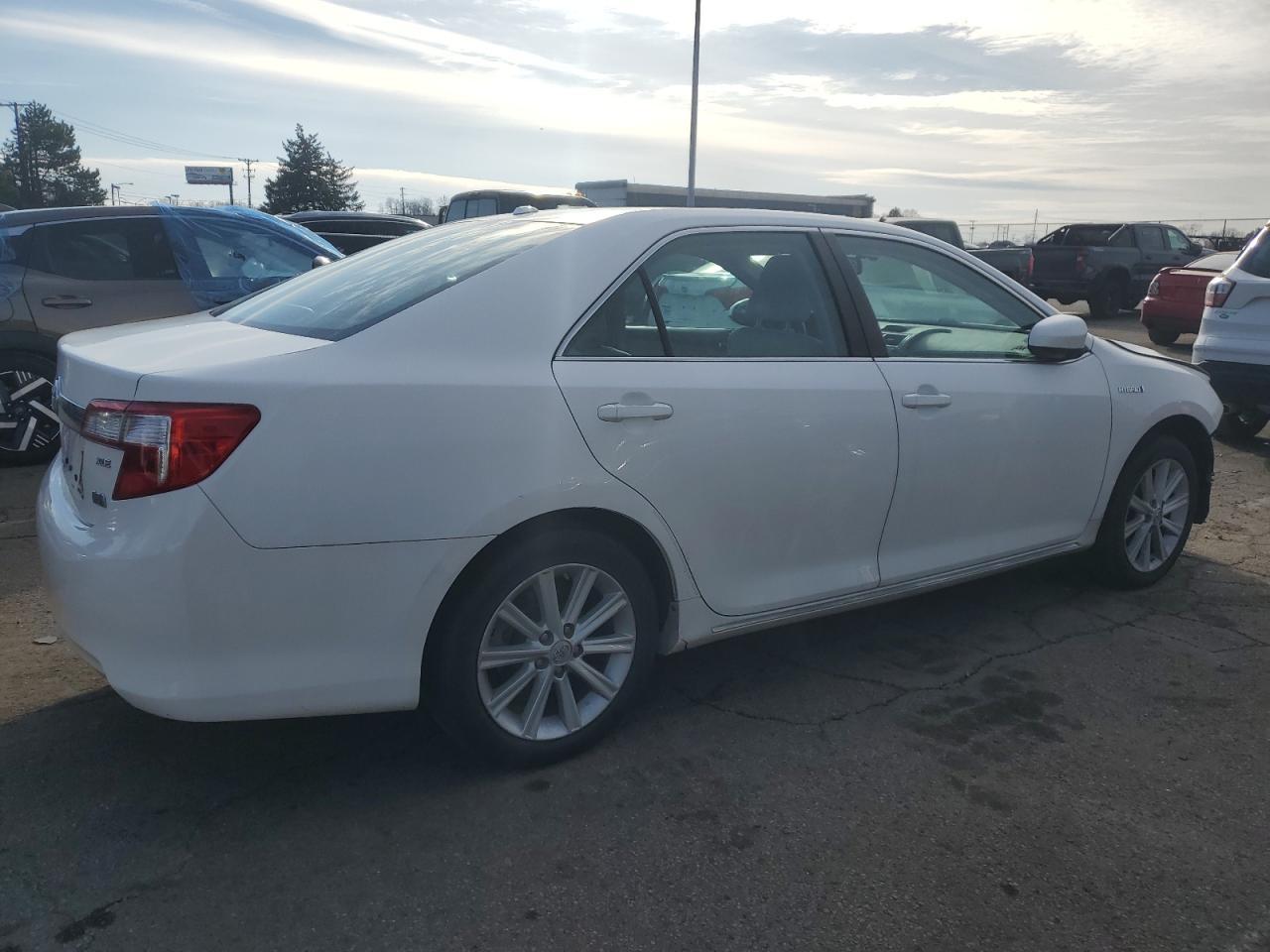 2012 TOYOTA CAMRY HYBR - Image 3