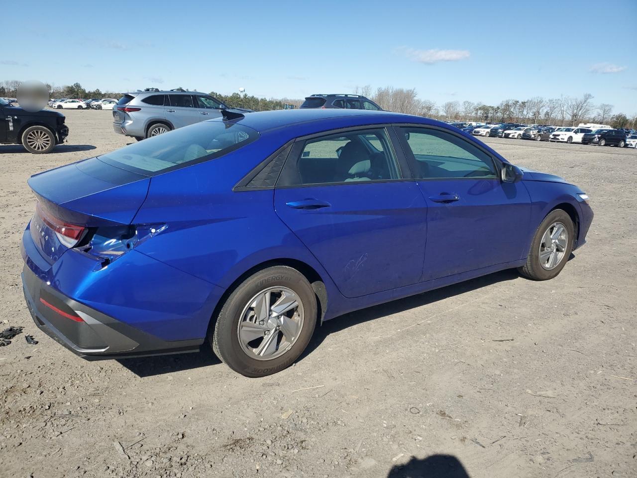 2024 HYUNDAI ELANTRA SE - Фото 3