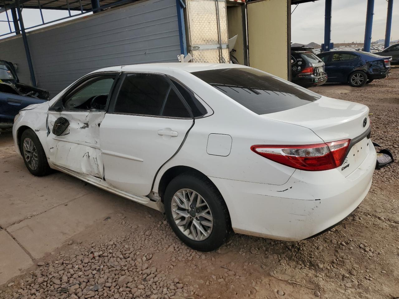 2017 TOYOTA CAMRY LE - Фото 2