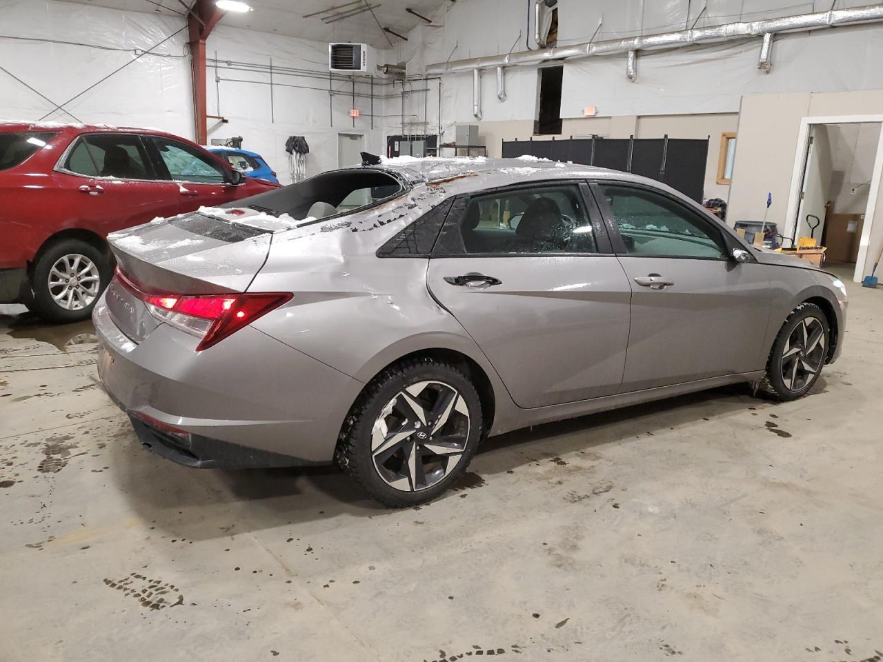 2023 HYUNDAI ELANTRA SE - Image 3