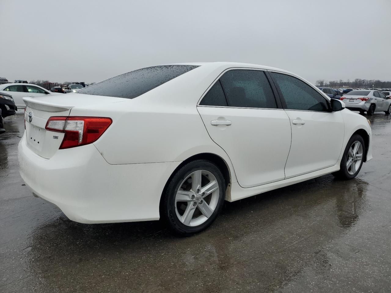 2014 TOYOTA CAMRY L - Image 3