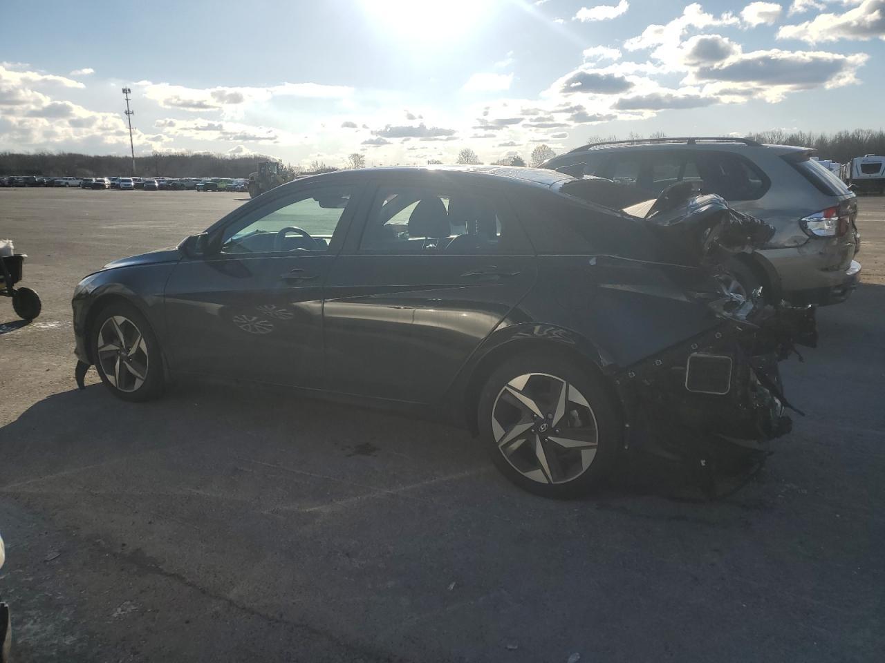 2023 HYUNDAI ELANTRA SE - Image 2