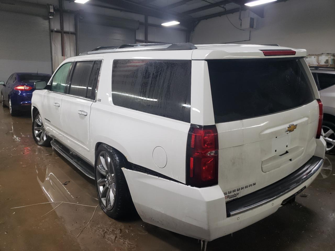 2016 CHEVROLET SUBURBAN K - Фото 2