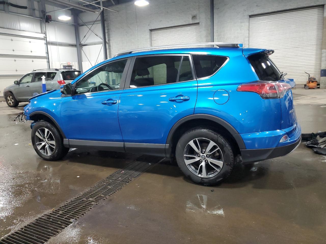 2017 TOYOTA RAV4 XLE - Image 2