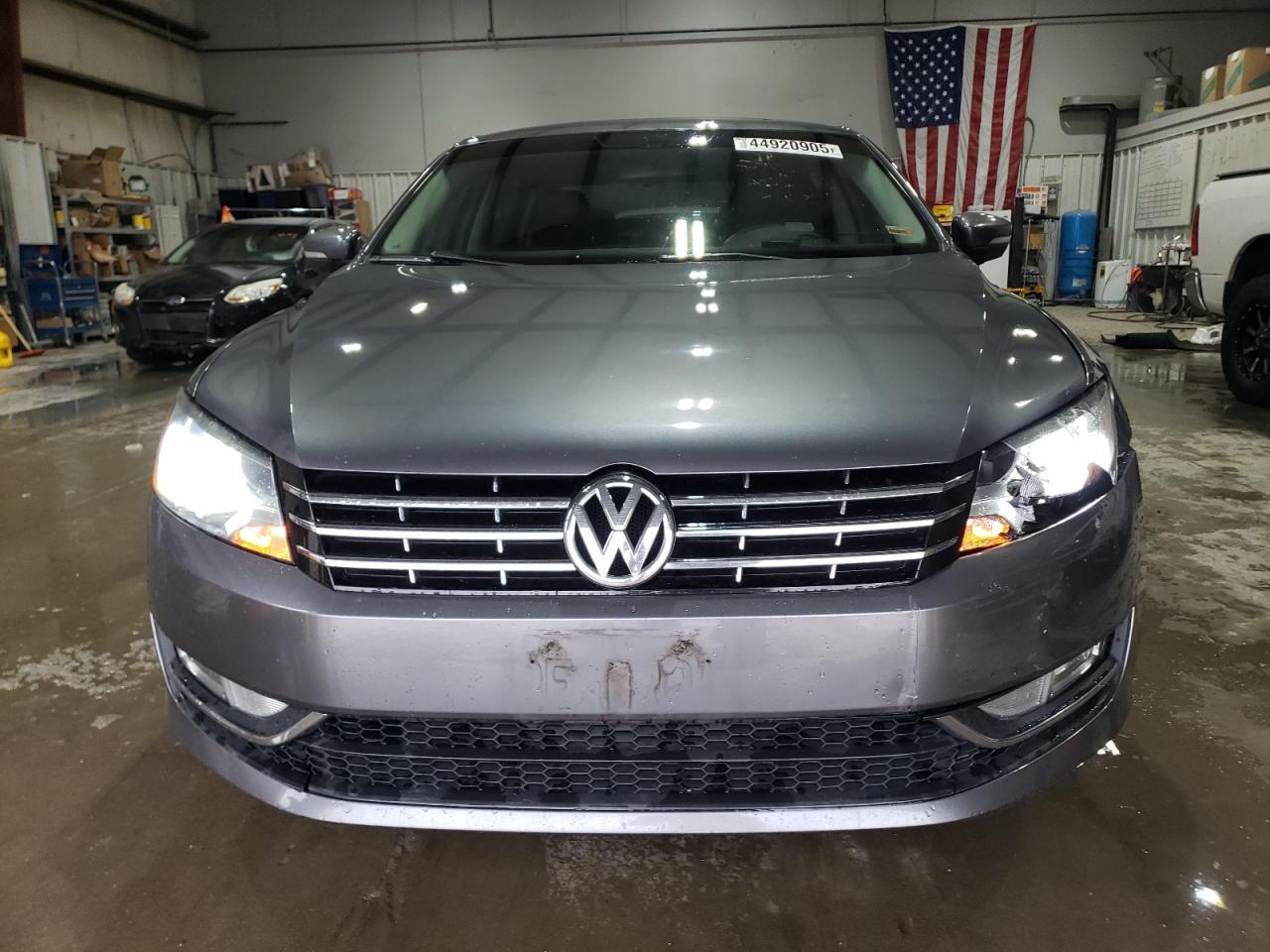 2013 VOLKSWAGEN PASSAT SEL - Image 5