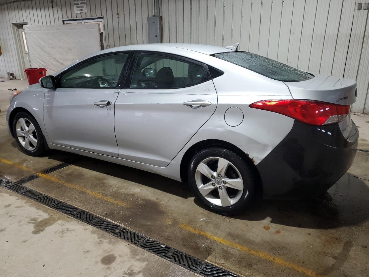 2013 HYUNDAI ELANTRA GL - Image 2