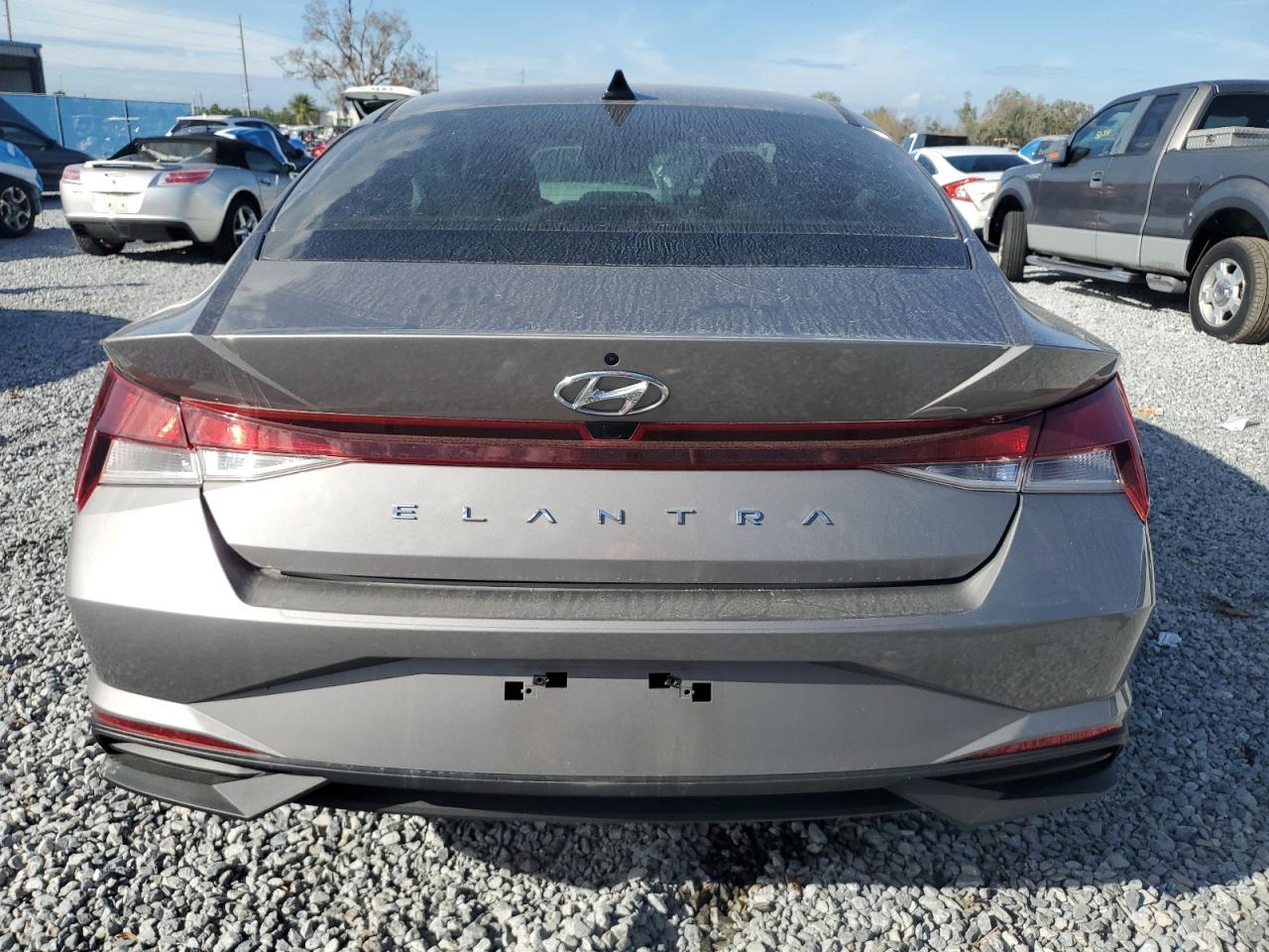 2022 HYUNDAI ELANTRA SE - Фото 6