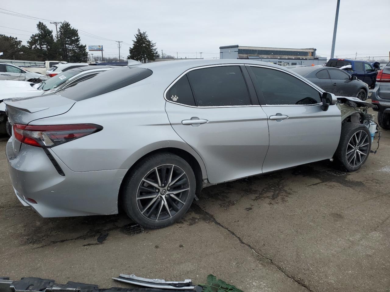 2021 TOYOTA CAMRY SE - Фото 3