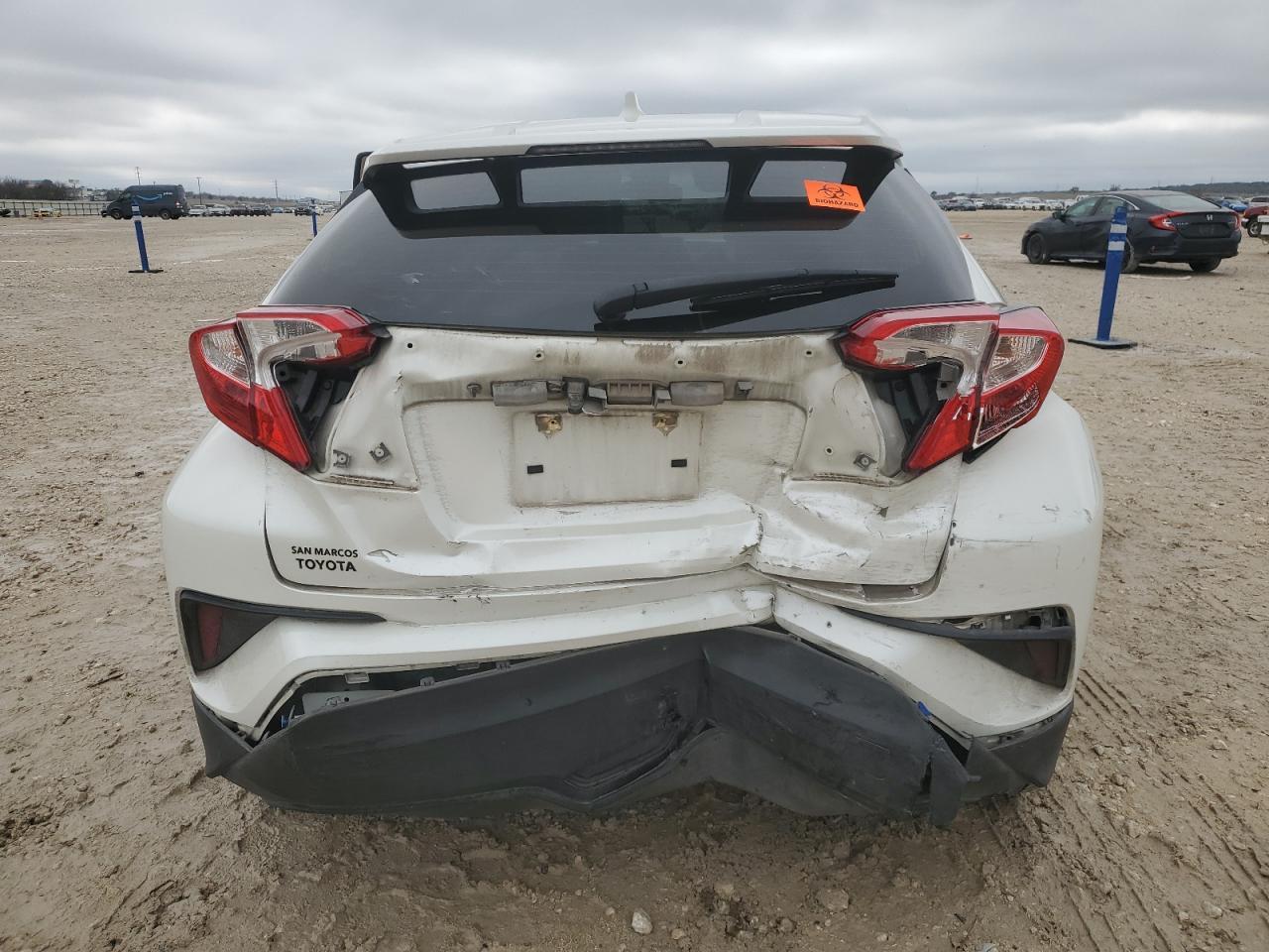 2021 TOYOTA C-HR XLE - Фото 6