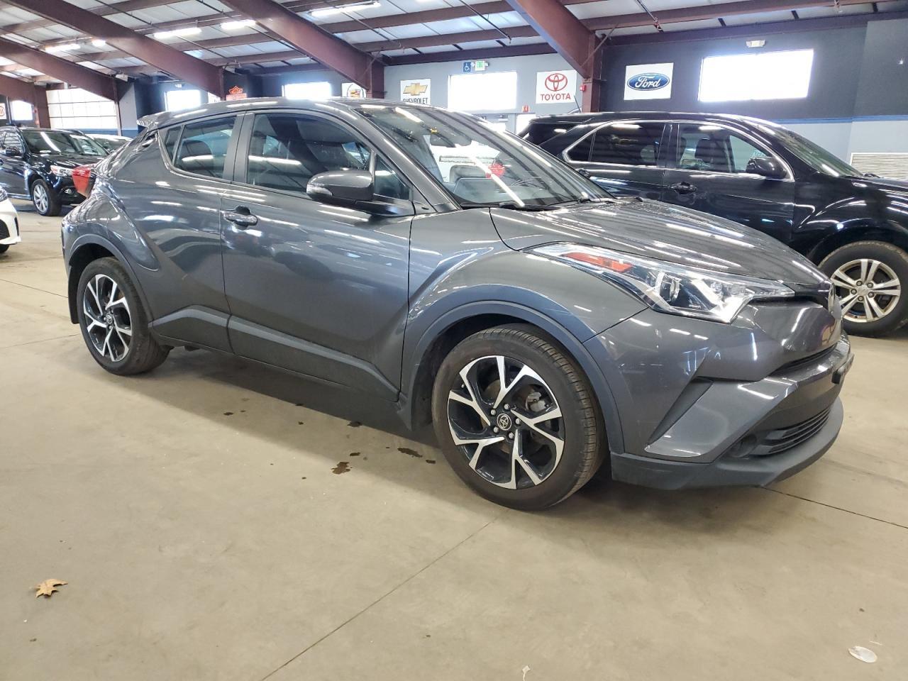 2019 TOYOTA C-HR XLE - Image 4