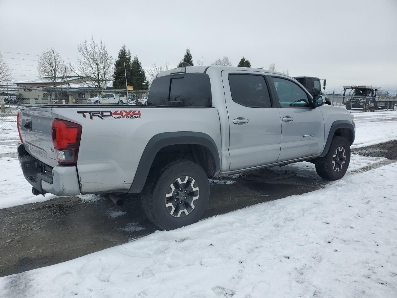 2019 TOYOTA TACOMA DOU - Фото 3