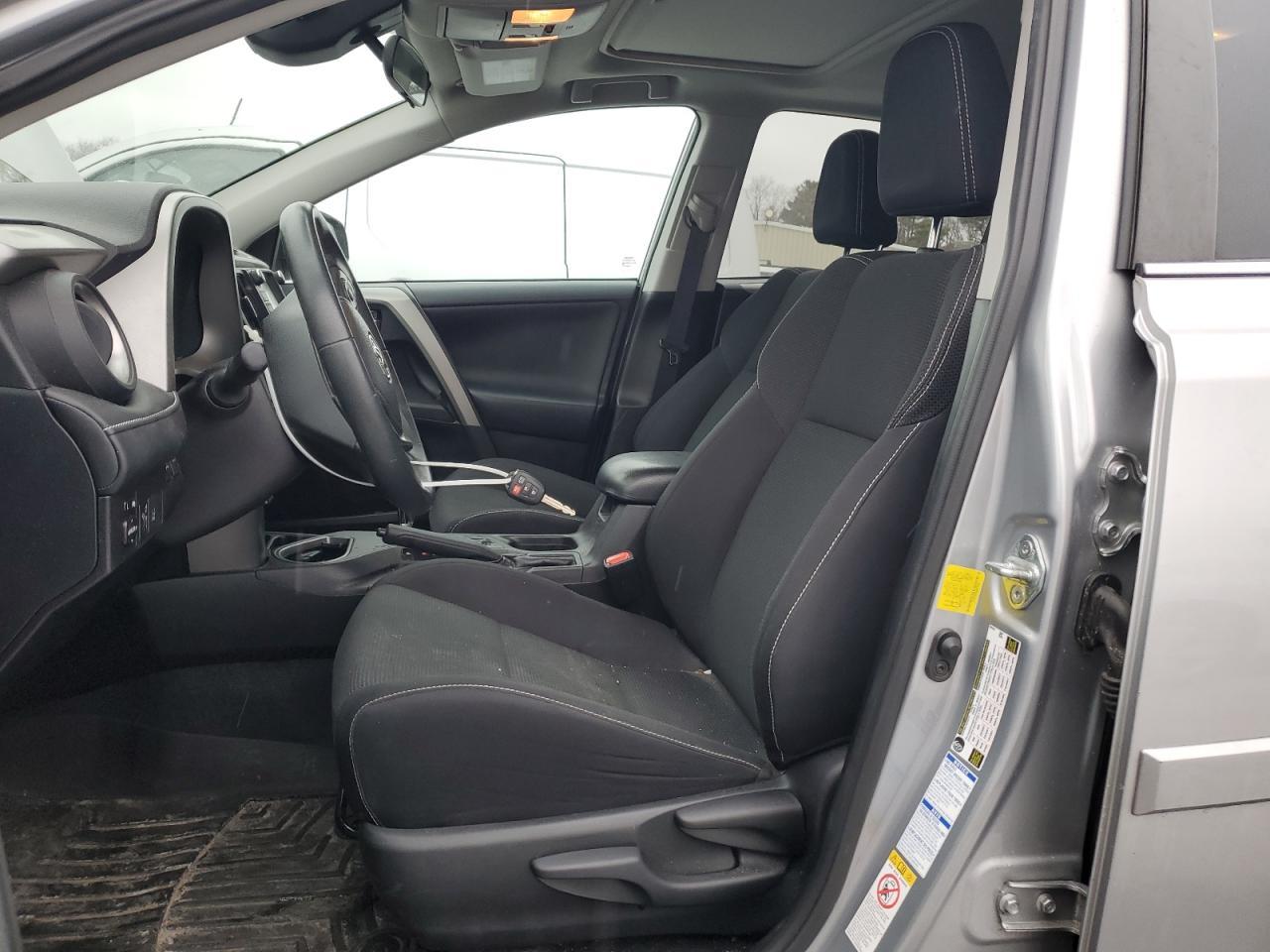 2017 TOYOTA RAV4 XLE - Фото 7