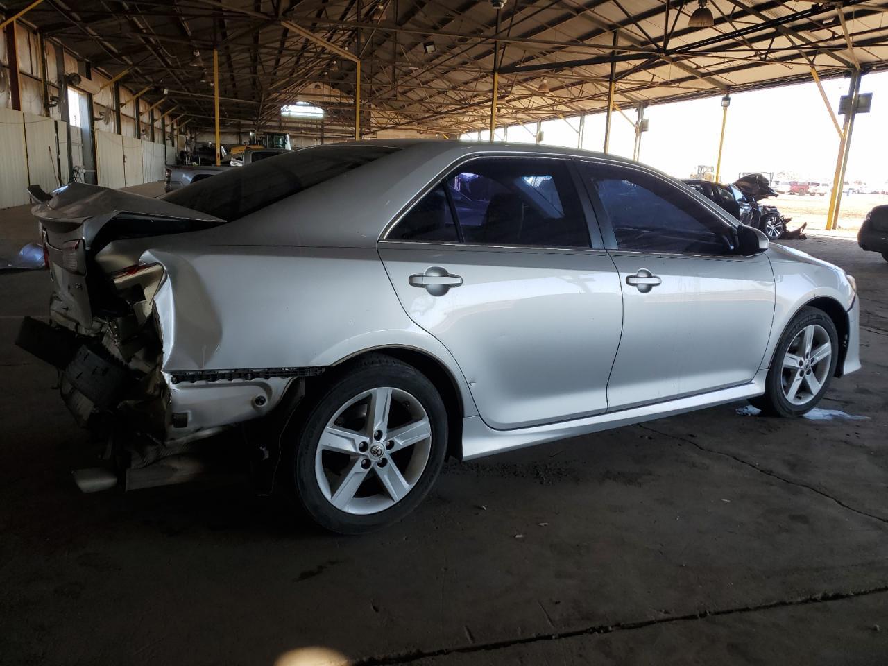 2013 TOYOTA CAMRY L - Фото 3