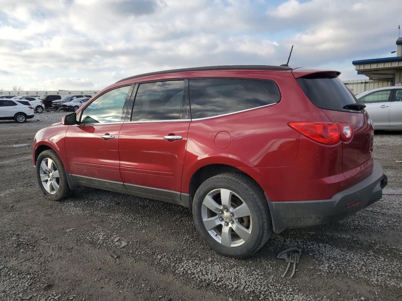 2012 CHEVROLET TRAVERSE L - Фото 2