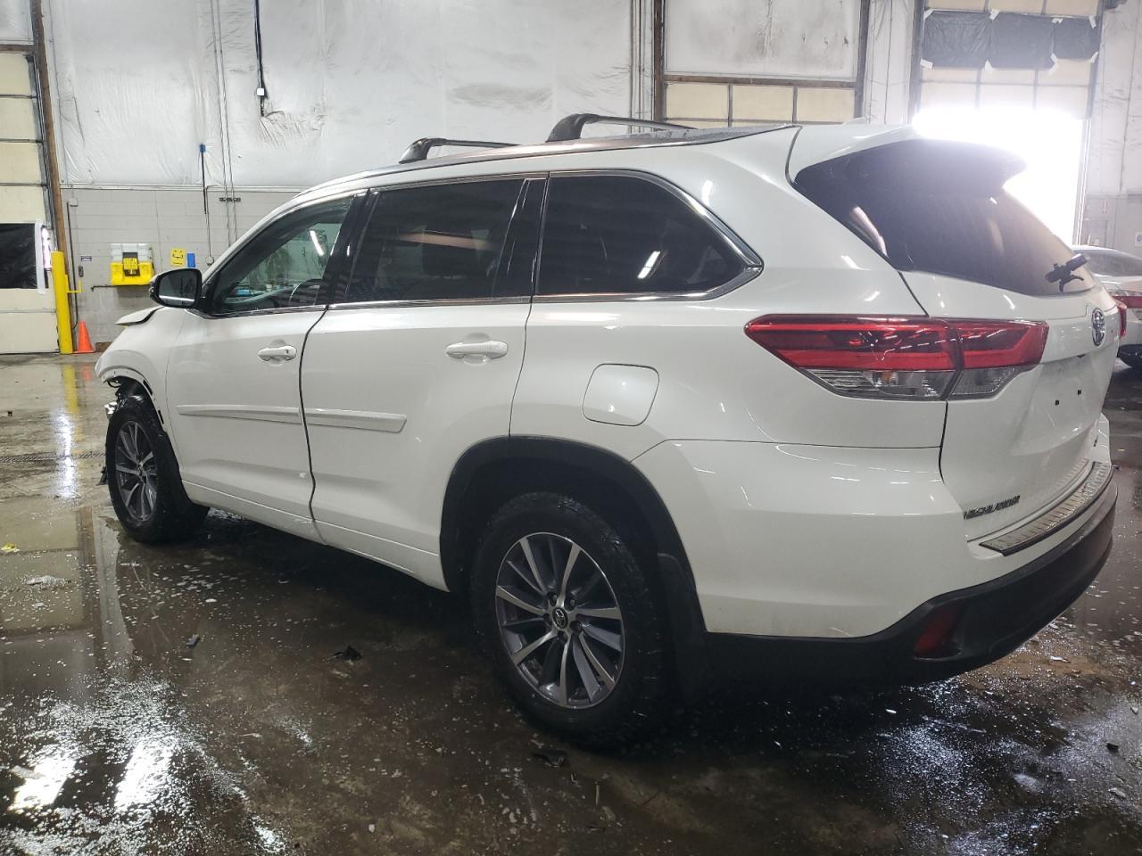 2018 TOYOTA HIGHLANDER - Фото 2