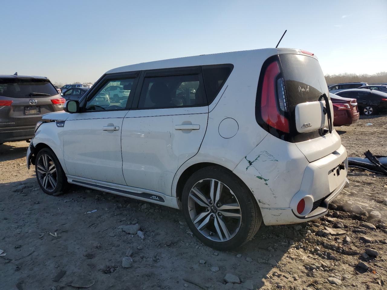 2016 KIA SOUL + - Image 2