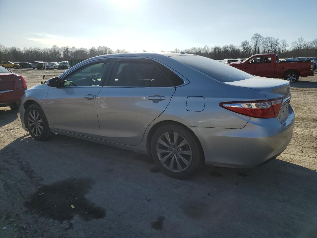 2015 TOYOTA CAMRY LE - Image 2