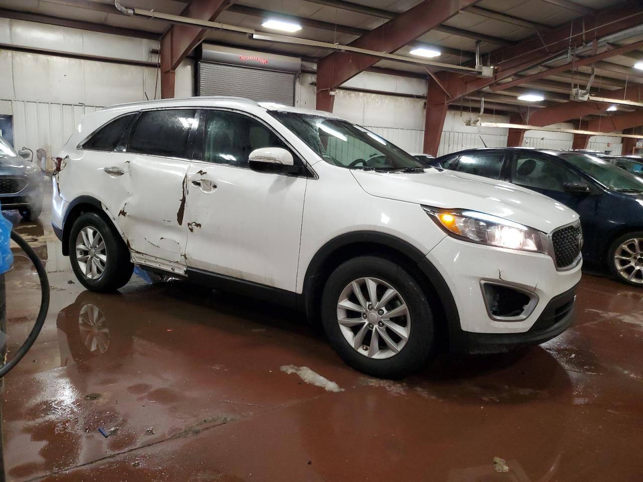 2016 KIA SORENTO LX - Image 4