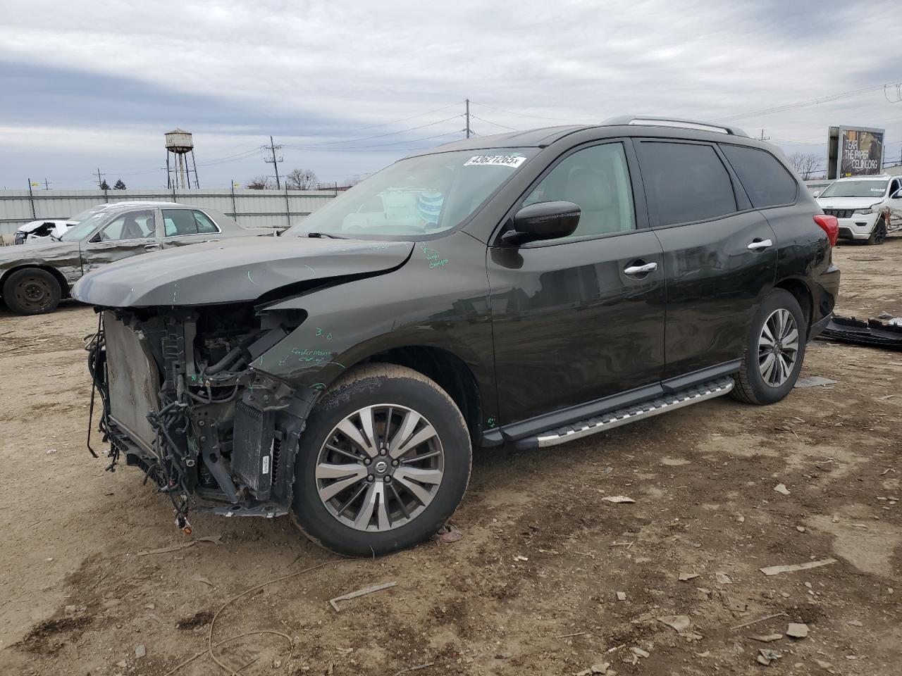 2017 NISSAN PATHFINDER