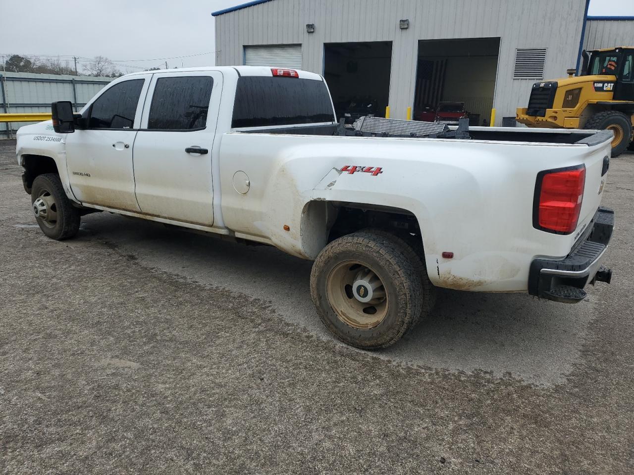 2018 CHEVROLET SILVERADO - Image 2