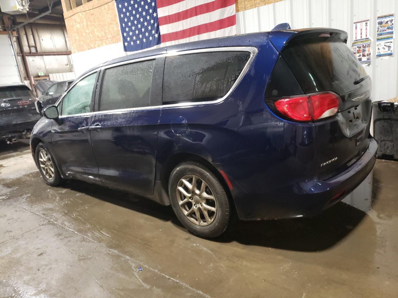 2017 CHRYSLER PACIFICA L - Image 2
