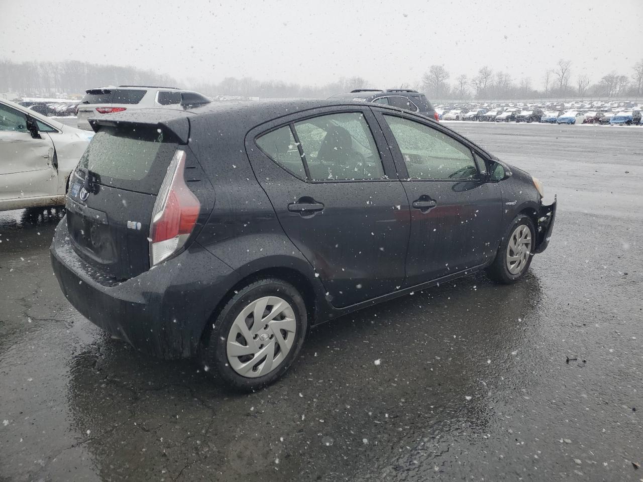2016 TOYOTA PRIUS C - Фото 3