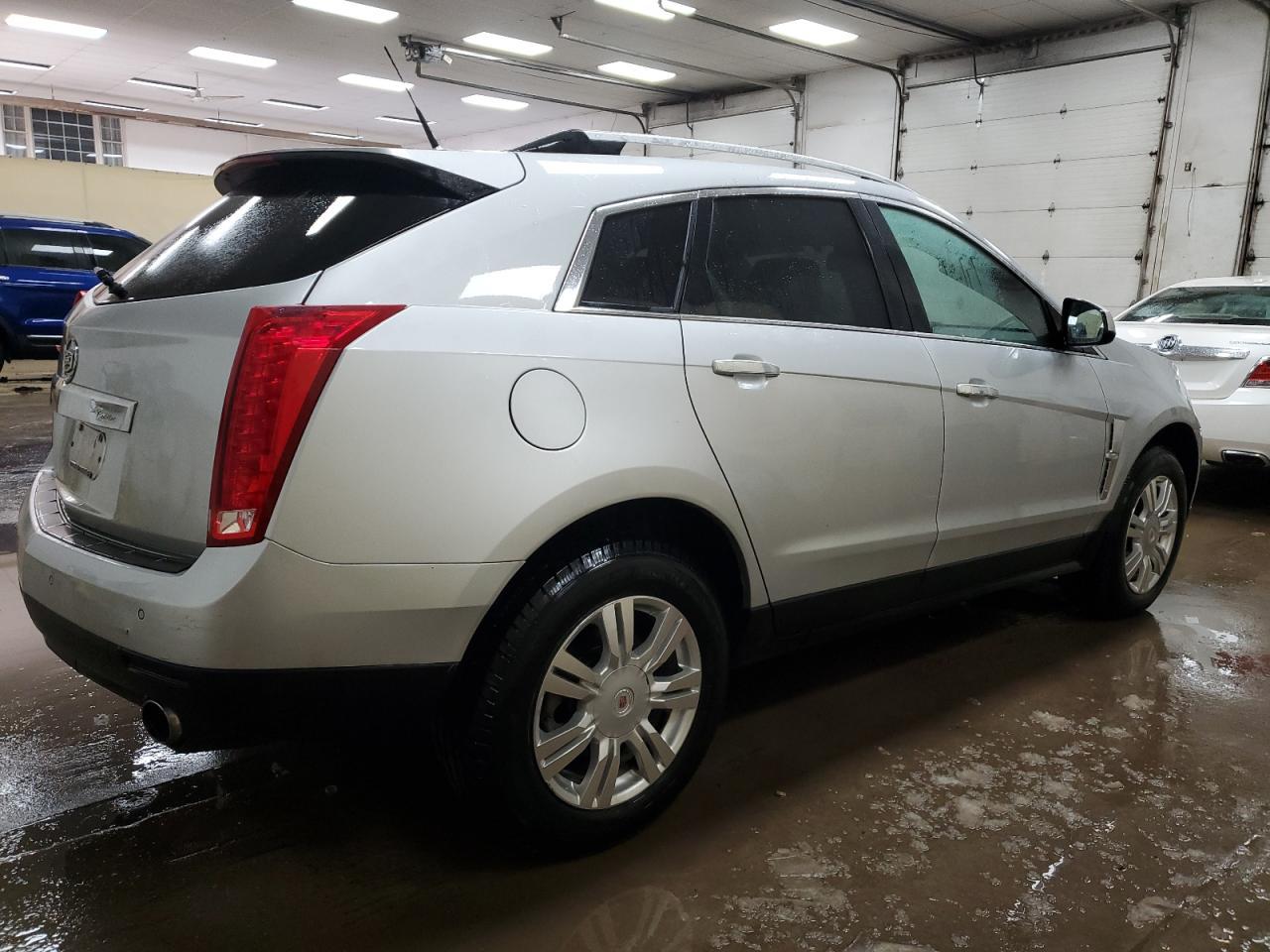 2011 CADILLAC SRX LUXURY - Image 3
