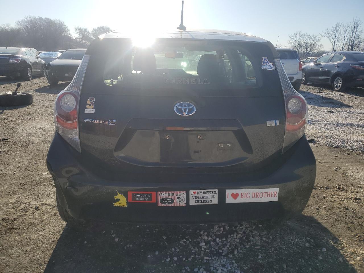 2013 TOYOTA PRIUS C - Фото 6