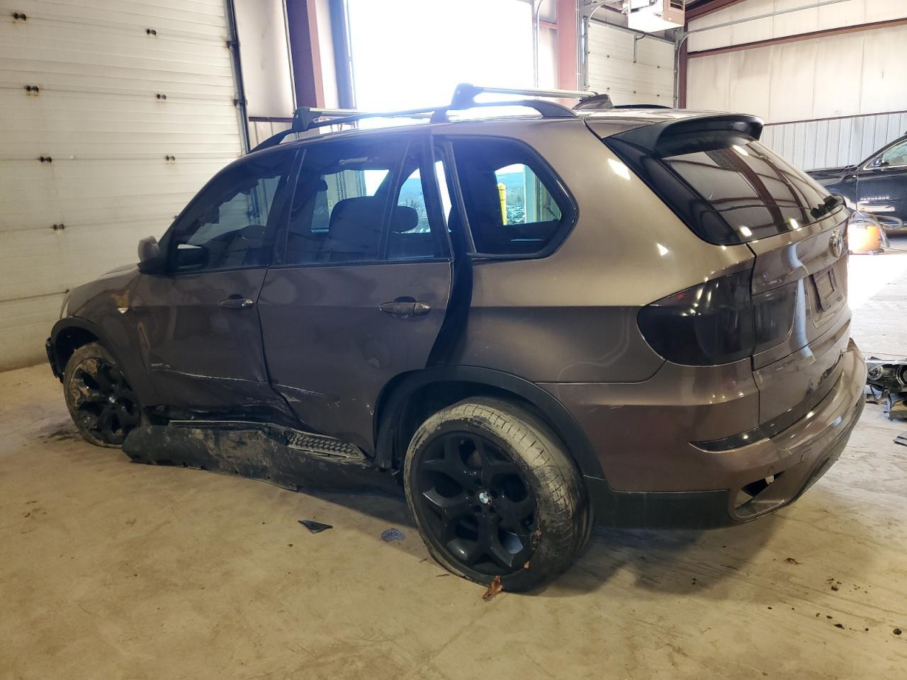 2011 BMW X5 XDRIVE5 - Image 2