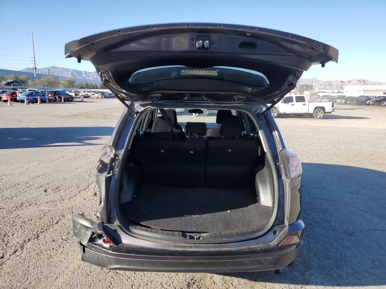2018 TOYOTA RAV4 LE - Image 6