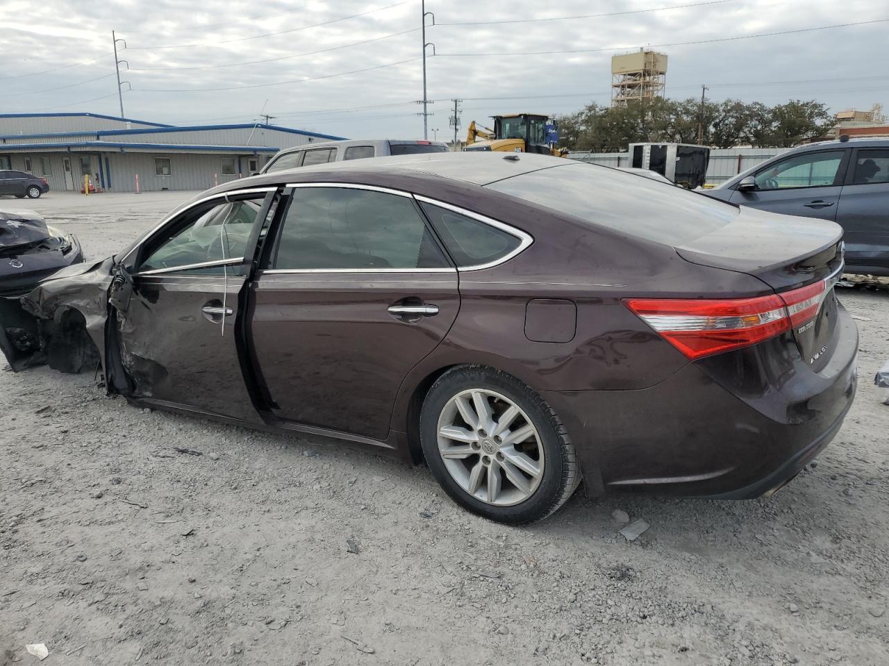 2015 TOYOTA AVALON XLE - Image 2