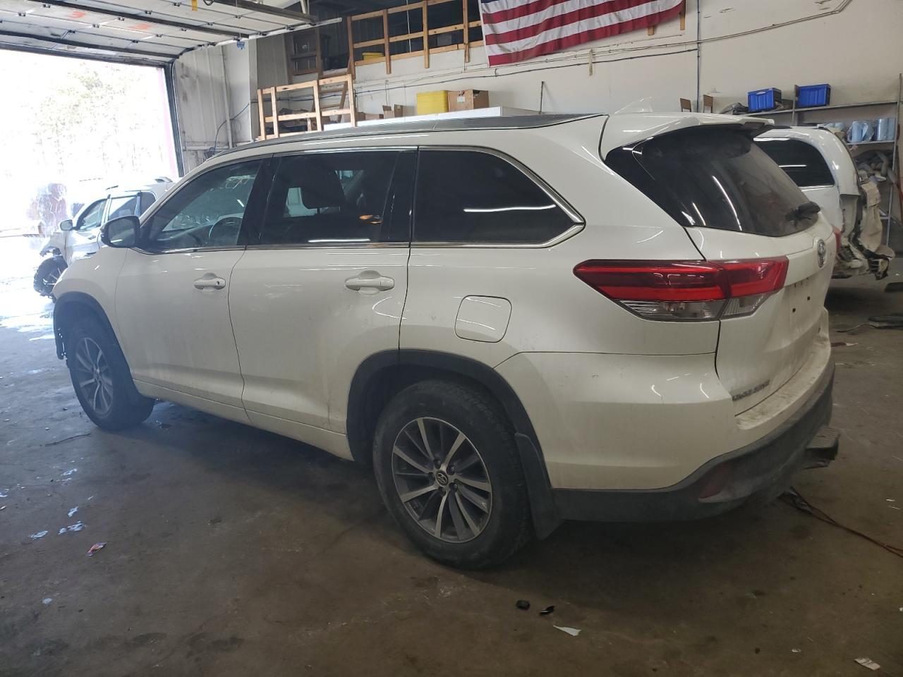 2018 TOYOTA HIGHLANDER - Фото 2