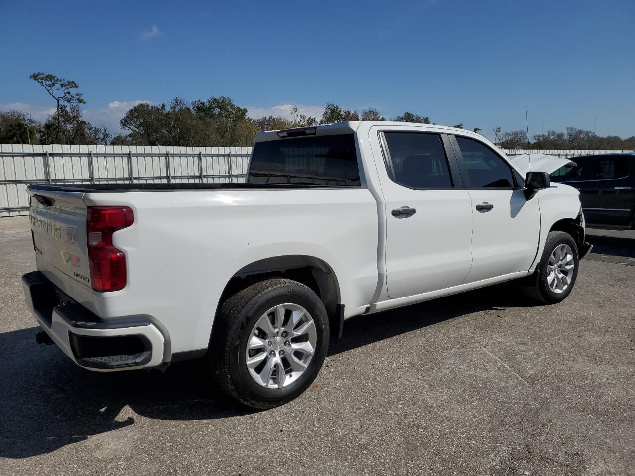 2023 CHEVROLET SILVERADO - Фото 3