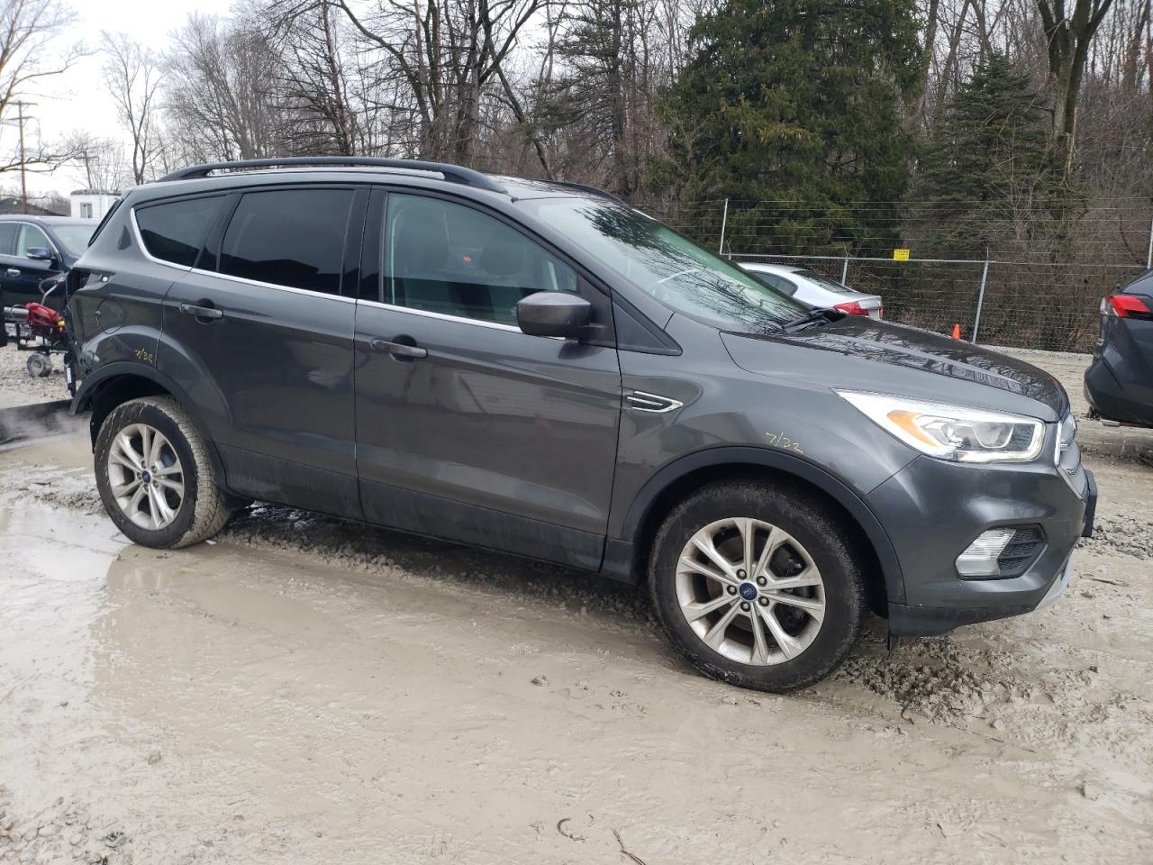 2017 FORD ESCAPE SE - Фото 4