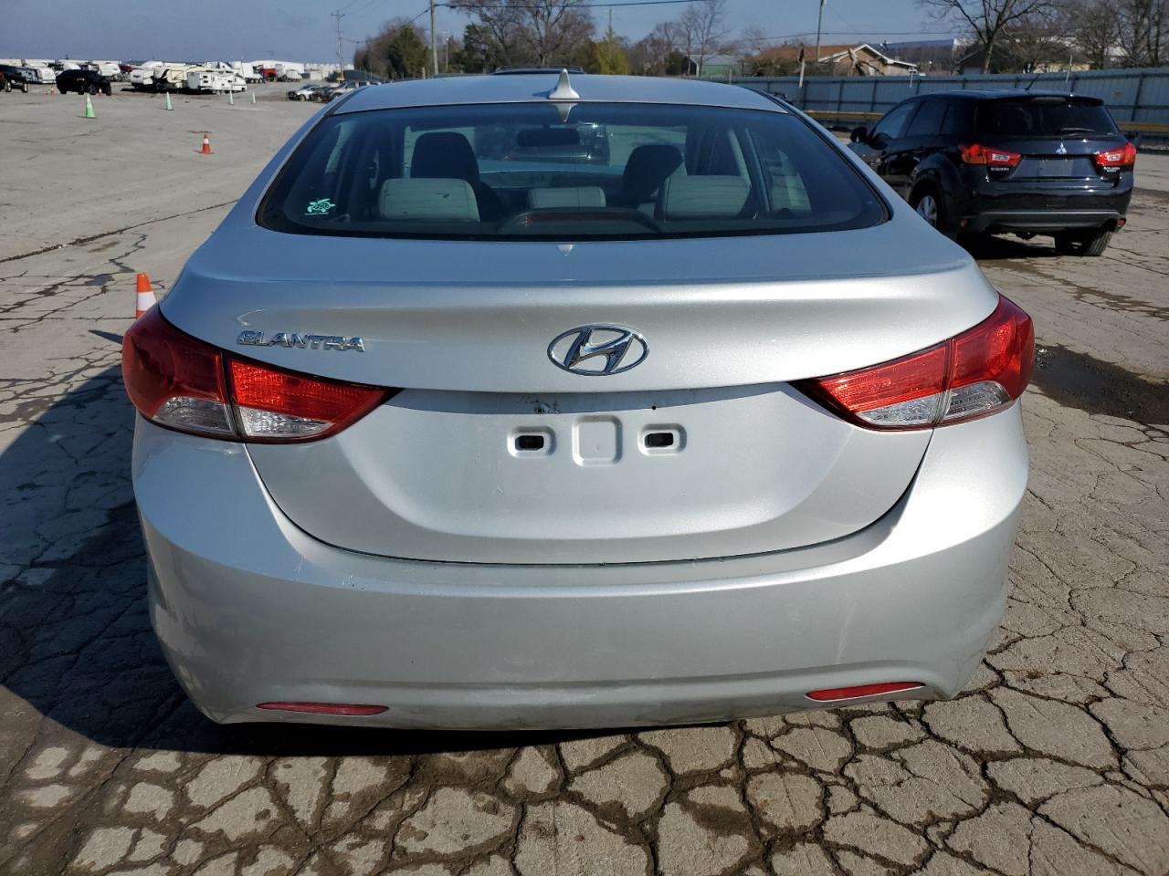 2013 HYUNDAI ELANTRA GL - Image 6