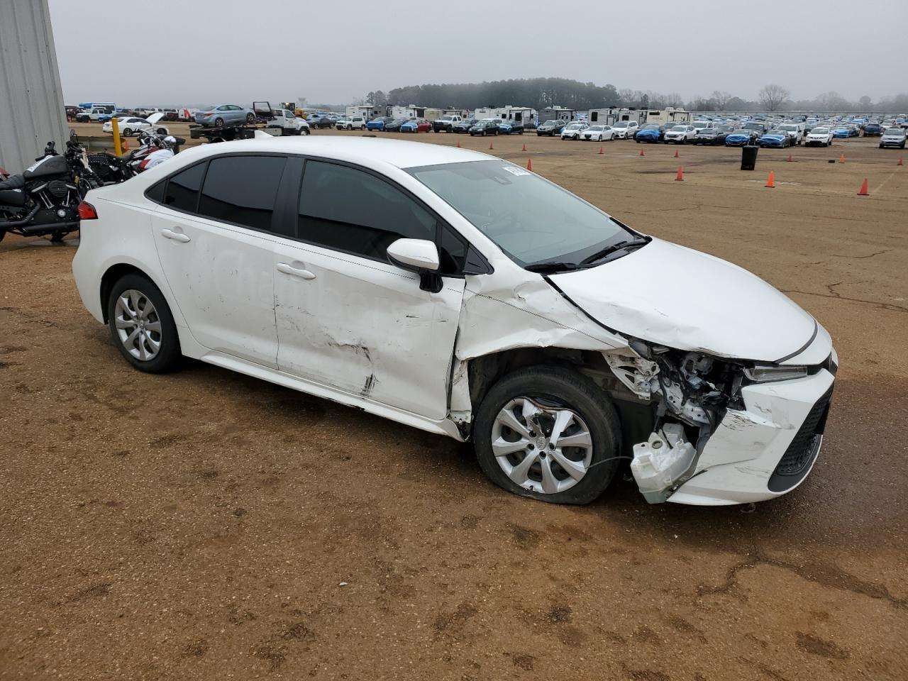 2021 TOYOTA COROLLA LE - Фото 4