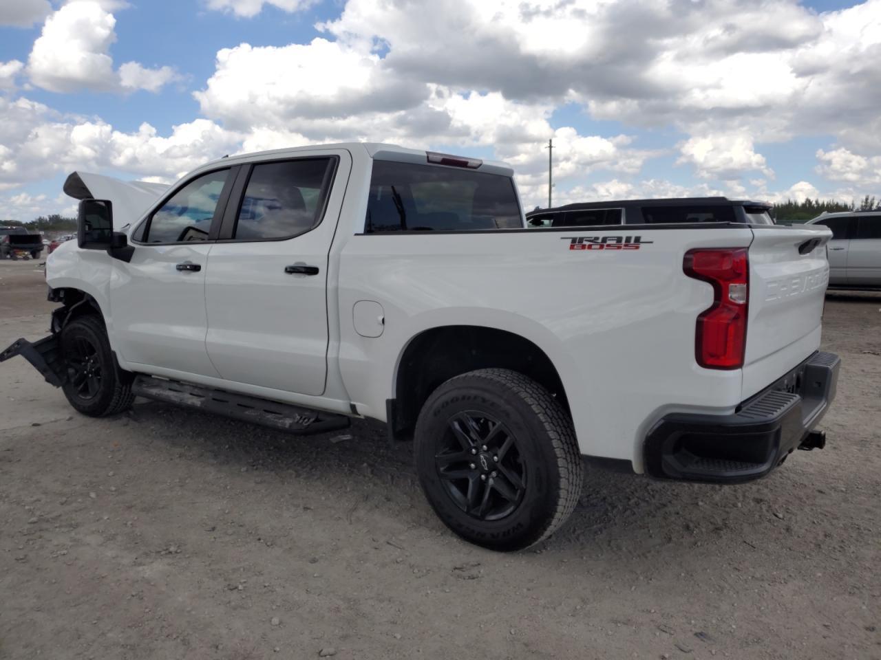 2021 CHEVROLET SILVERADO - Фото 2