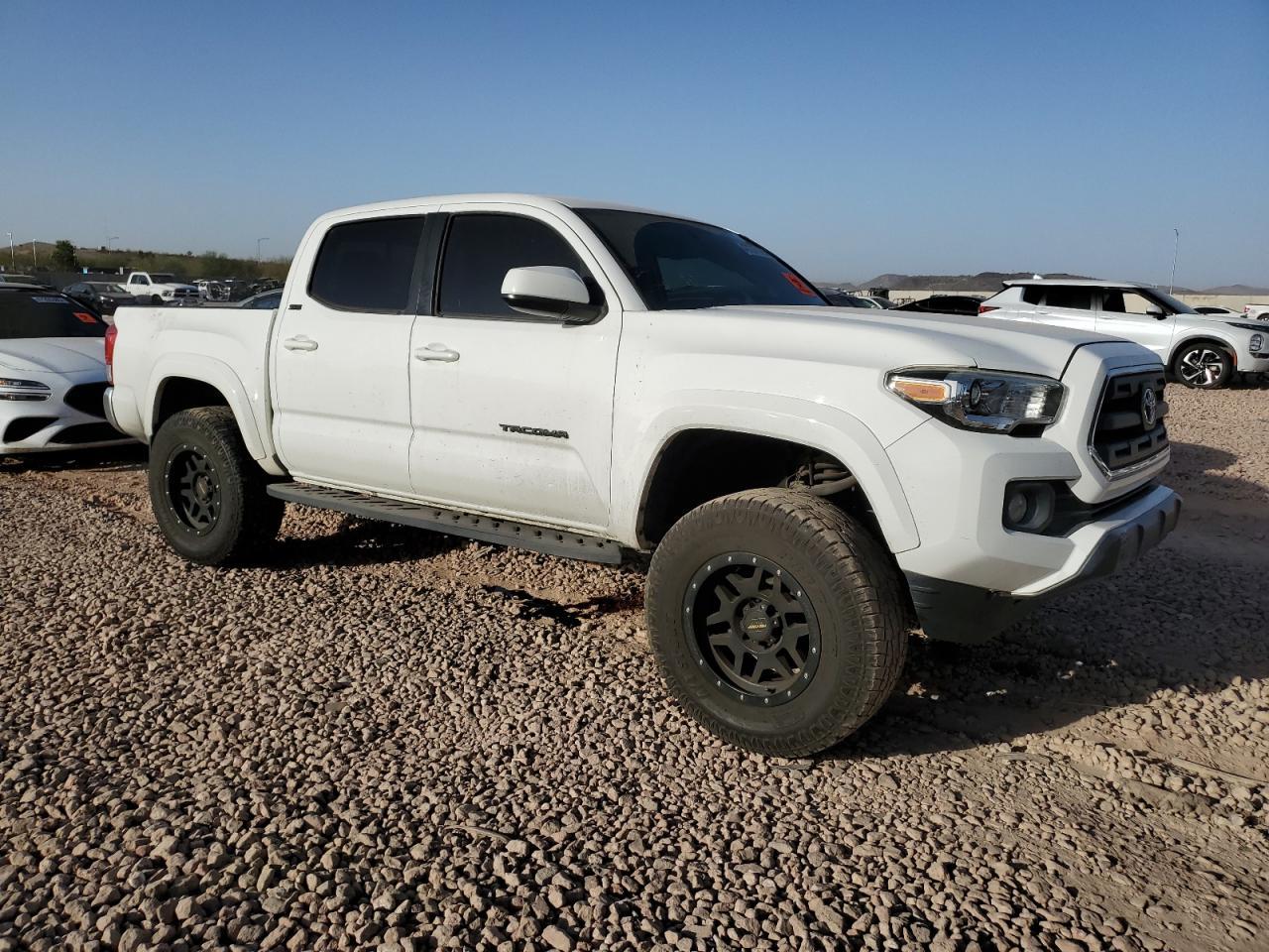 2017 TOYOTA TACOMA DOU - Фото 4